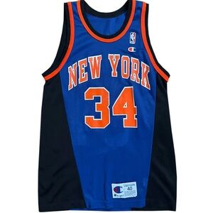 Vintage Champion New York Knicks Charles Oakley Jersey (Size 40)